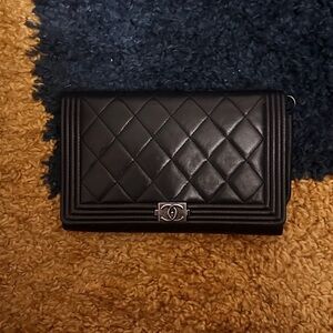 Chanel lambskin wallet - no chain